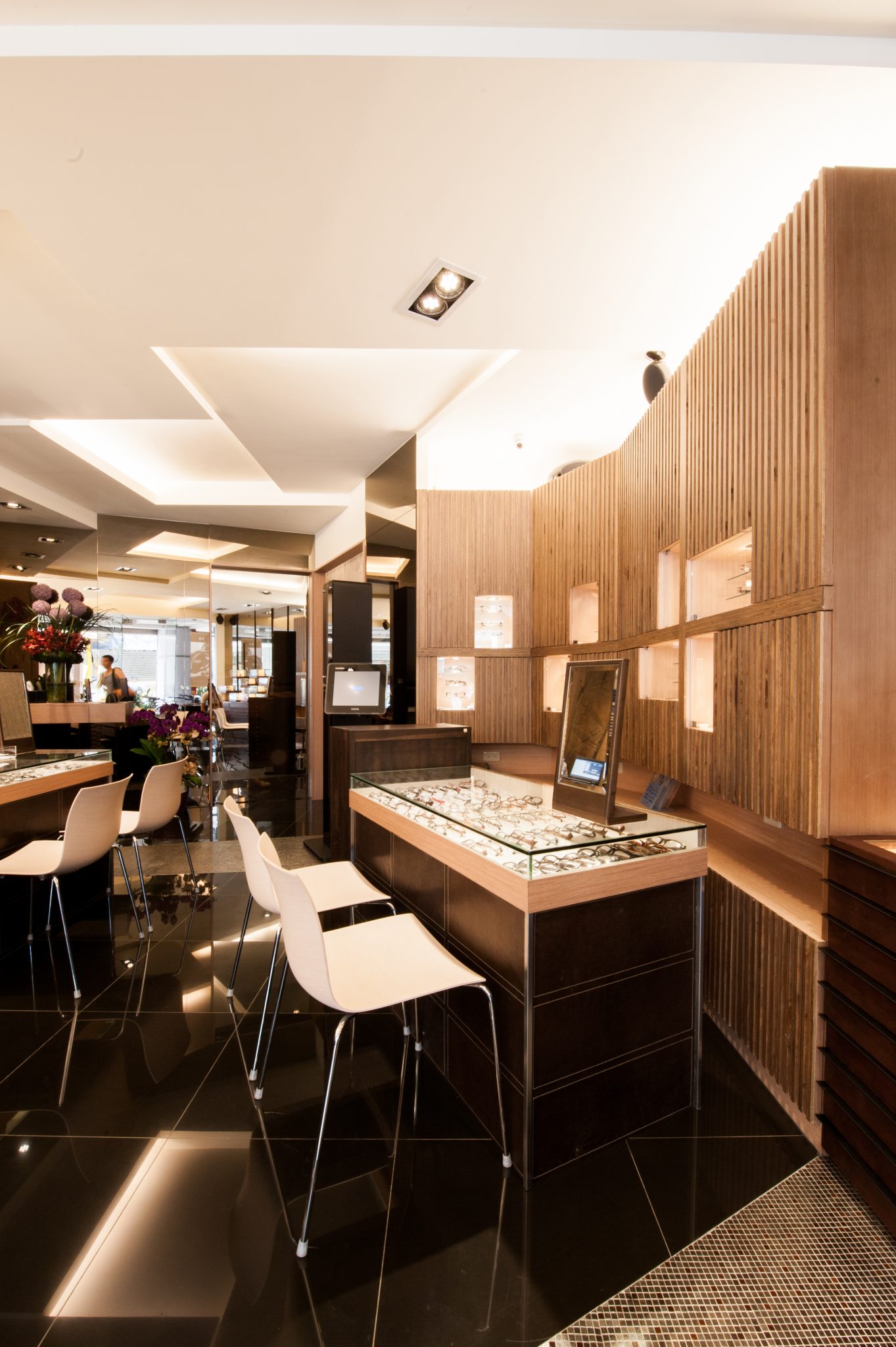 新埔門市．德國 MYKITA 新北指定專門店－光明分子．眼鏡