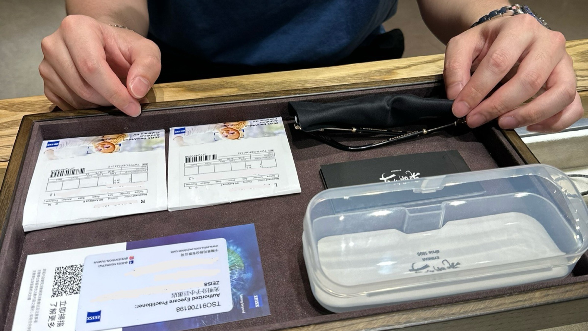 【客戶配鏡經驗分享－真誠的光，藏在細節之中】－光明分子．眼鏡